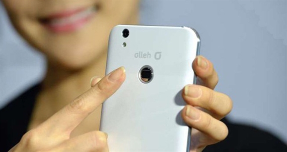 4 smartphone khóa bằng vân tay hút khách