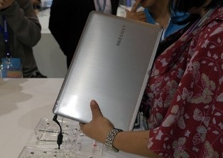 Ultrabook màn hình cảm ứng Full HD