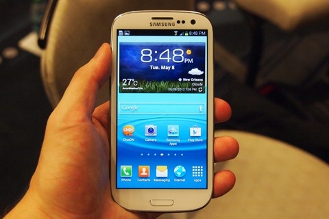 Smartphone xách tay đang giảm giá mạnh