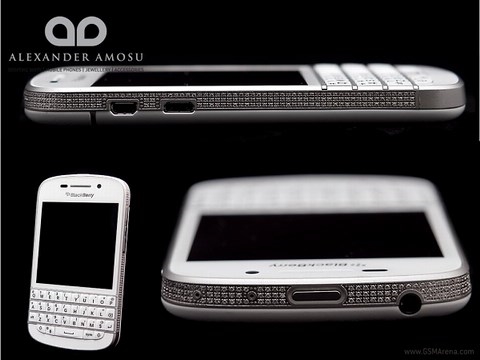 BlackBerry Q10 mới có giá hơn nửa tỷ