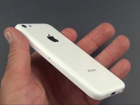 iPhone 5C giá rẻ vỏ nhựa giá 350 USD