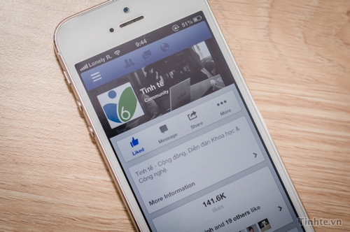 Giao diện Facebook trên điện thoại thay đổi