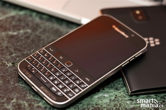 Điện thoại BlackBerry Classic 
