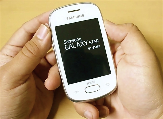 Samsung ra mắt smartphone 3 SIM