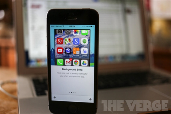 Gmail trên iOS hỗ trợ tải mail tự động