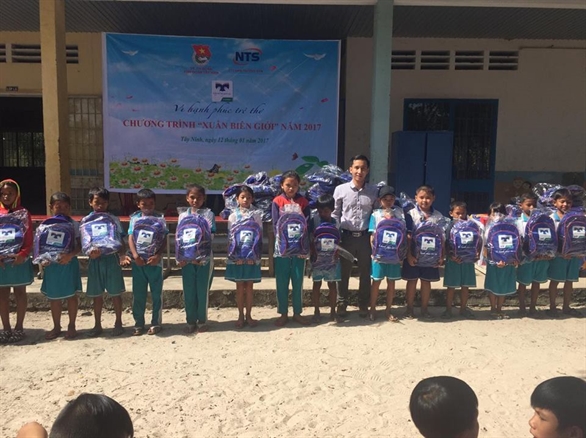 Quỹ hỗ trợ giáo dục Nam Trường Sơn Kaspersky trao tặng quà khuyến học cho học sinh các tỉnh Tây Ninh, Bình Phước, Vĩnh Long, Long An